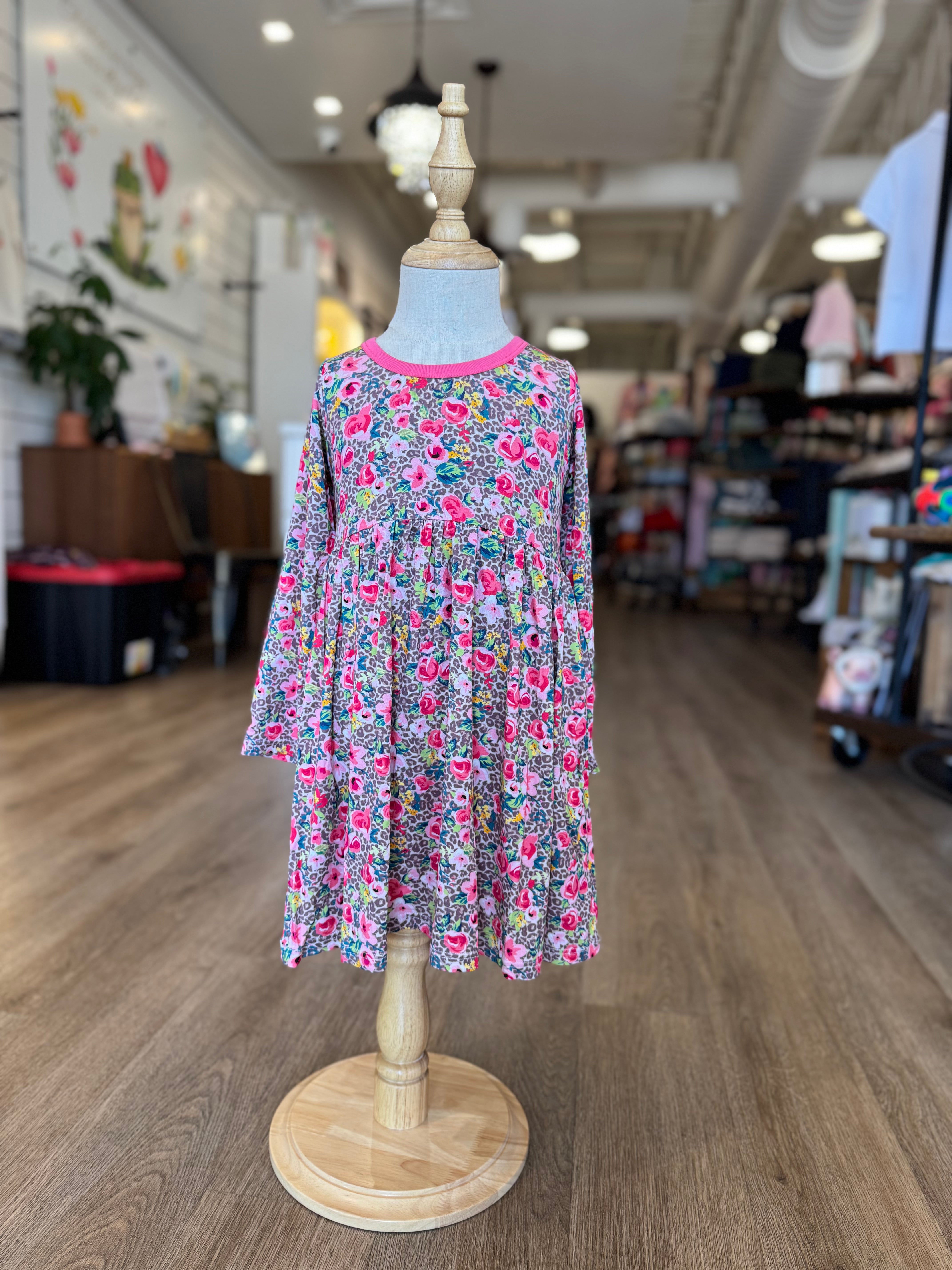 Bestaroo - Long Sleeve Leopard Florals Dress