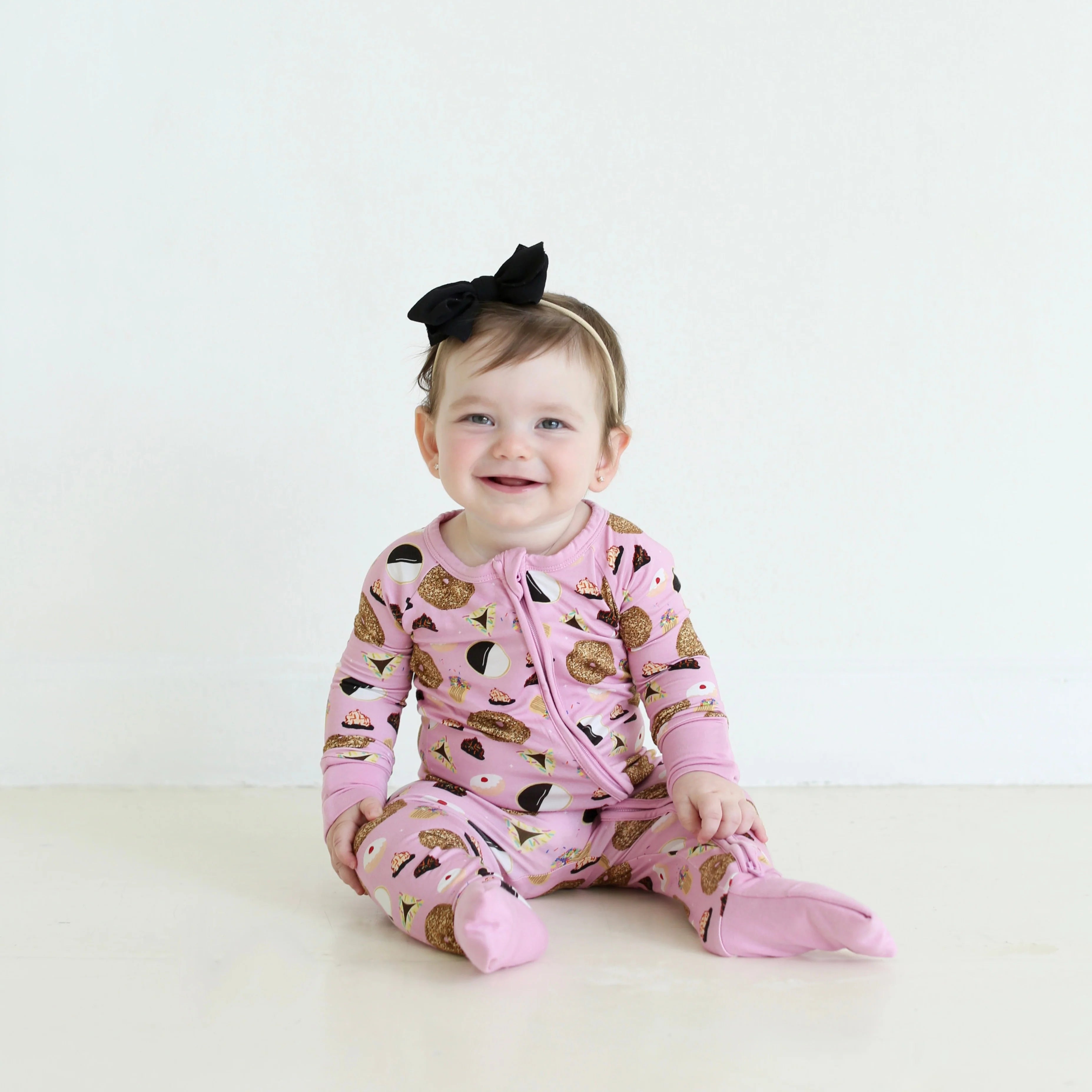 Shiloh & Kate - Pink Treats Zipper Onsie