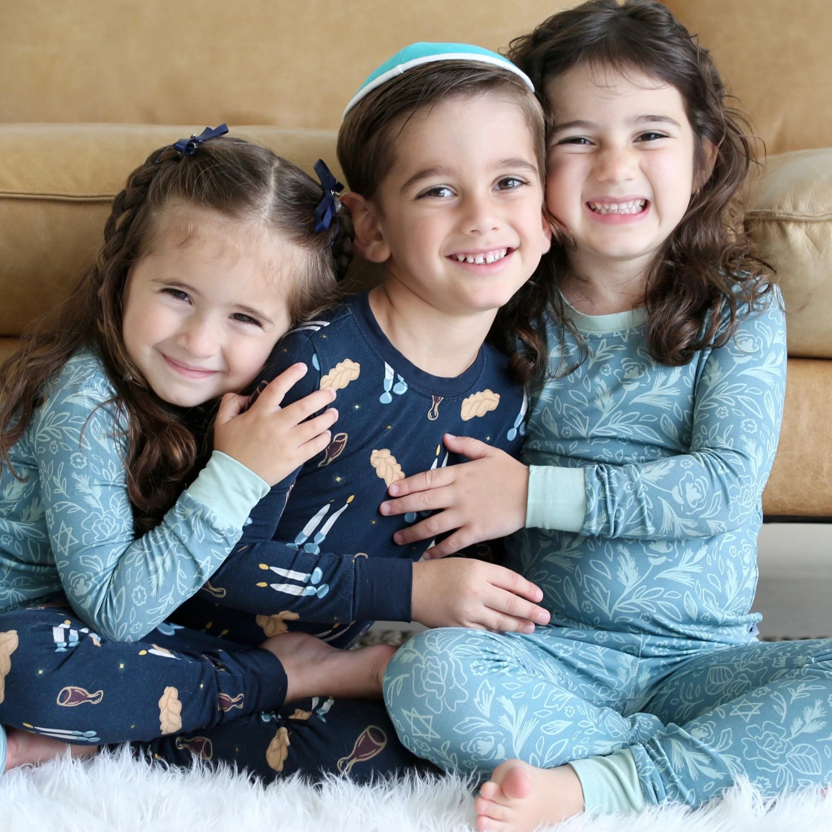 Shiloh & Kate - Shabbat Candles & Challah Two-Piece Sleepwear Set