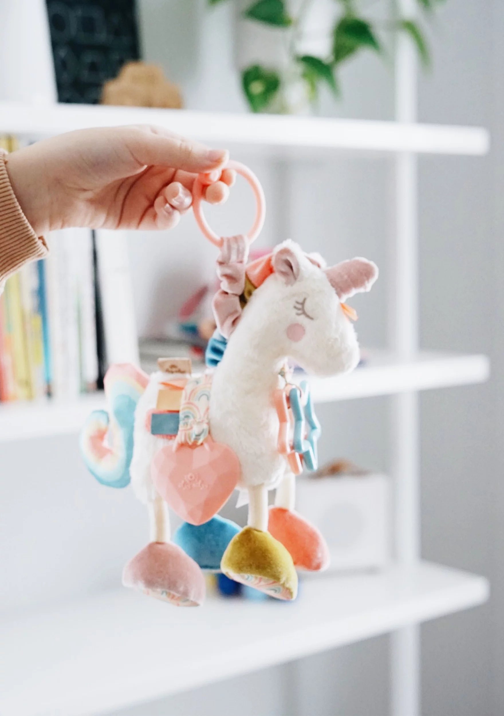 Itzy Ritzy - Link & Love Unicorn